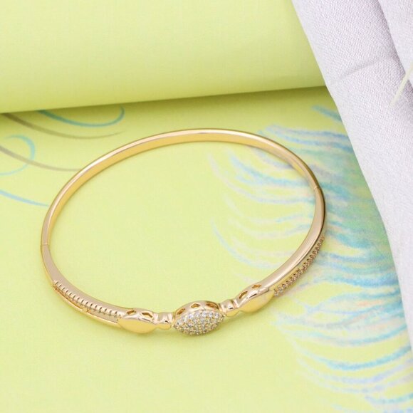 Rose Gold Bangle with Oval Crystal Centerpiece, XPBL0575 - Picture 4 of 12